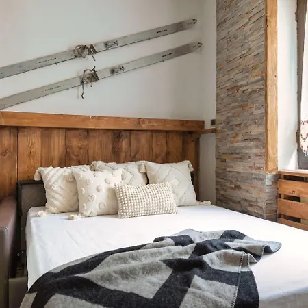 Homeby - Les Clotes Apartament *